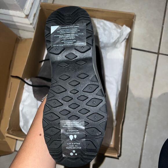 UGG Women's Adirondack Tall Boot III Gray and Black Size 5 - Picture 6 of 8